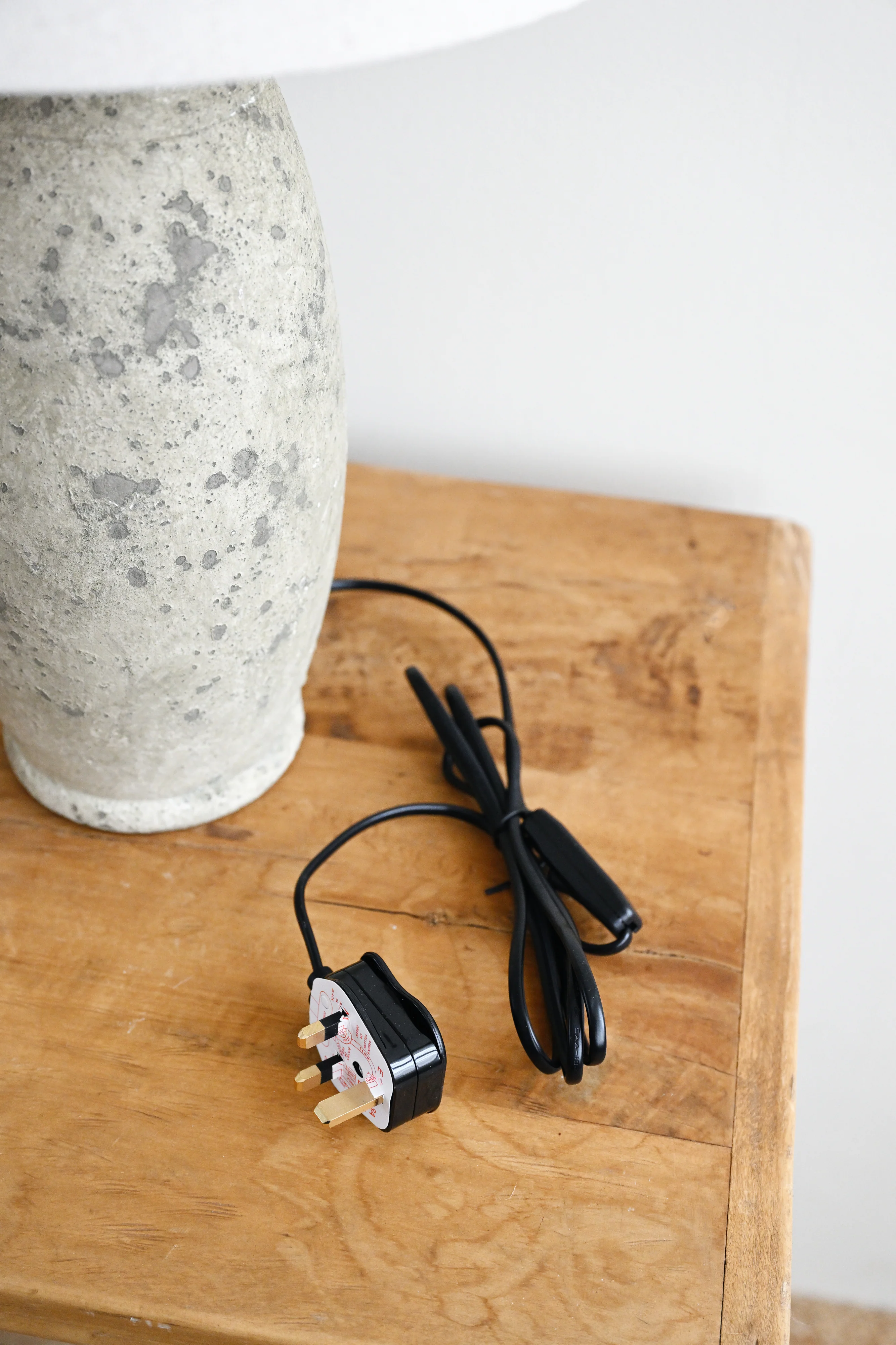 Arlo Table Lamp - Image 4
