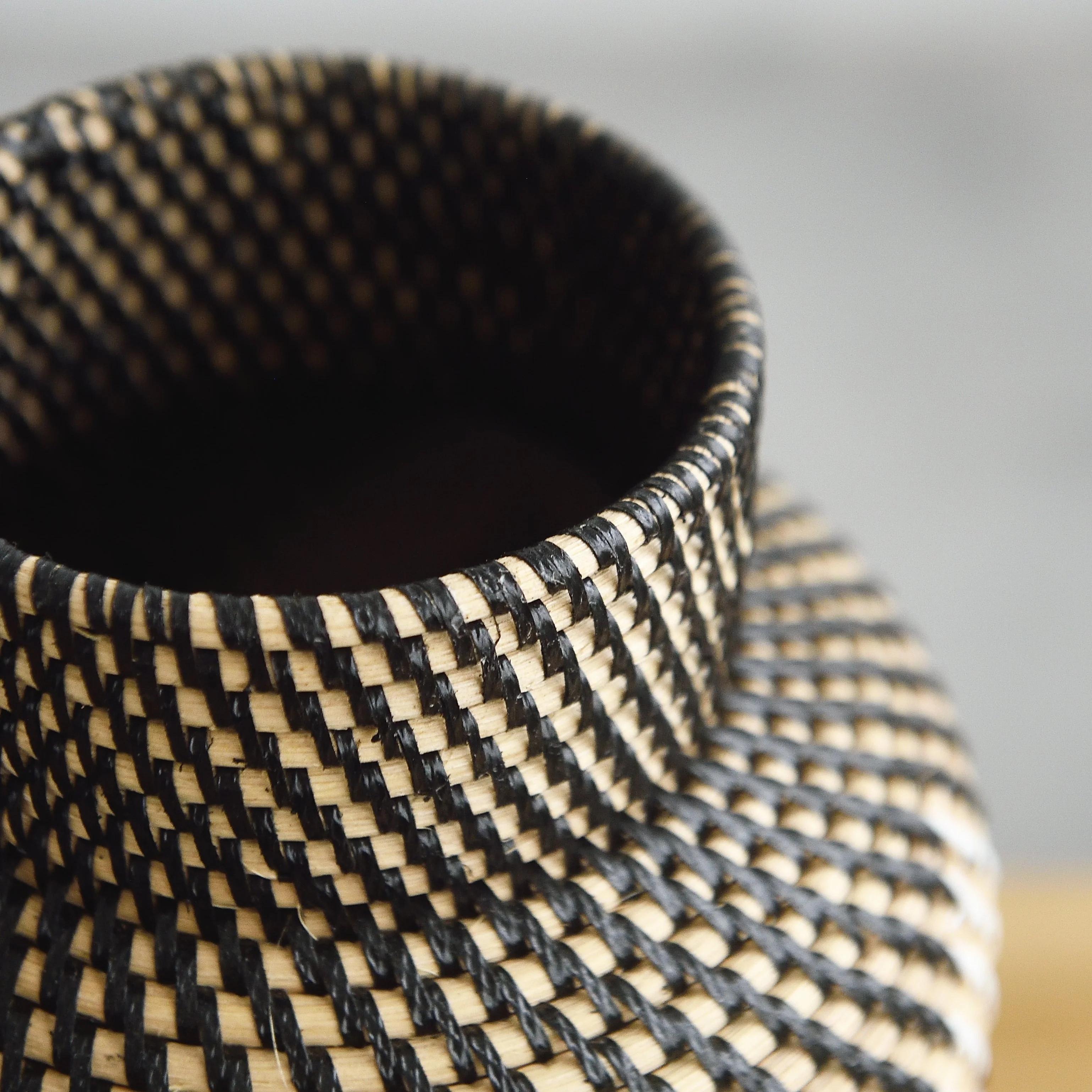 Aztec Rattan Vase - Image 5