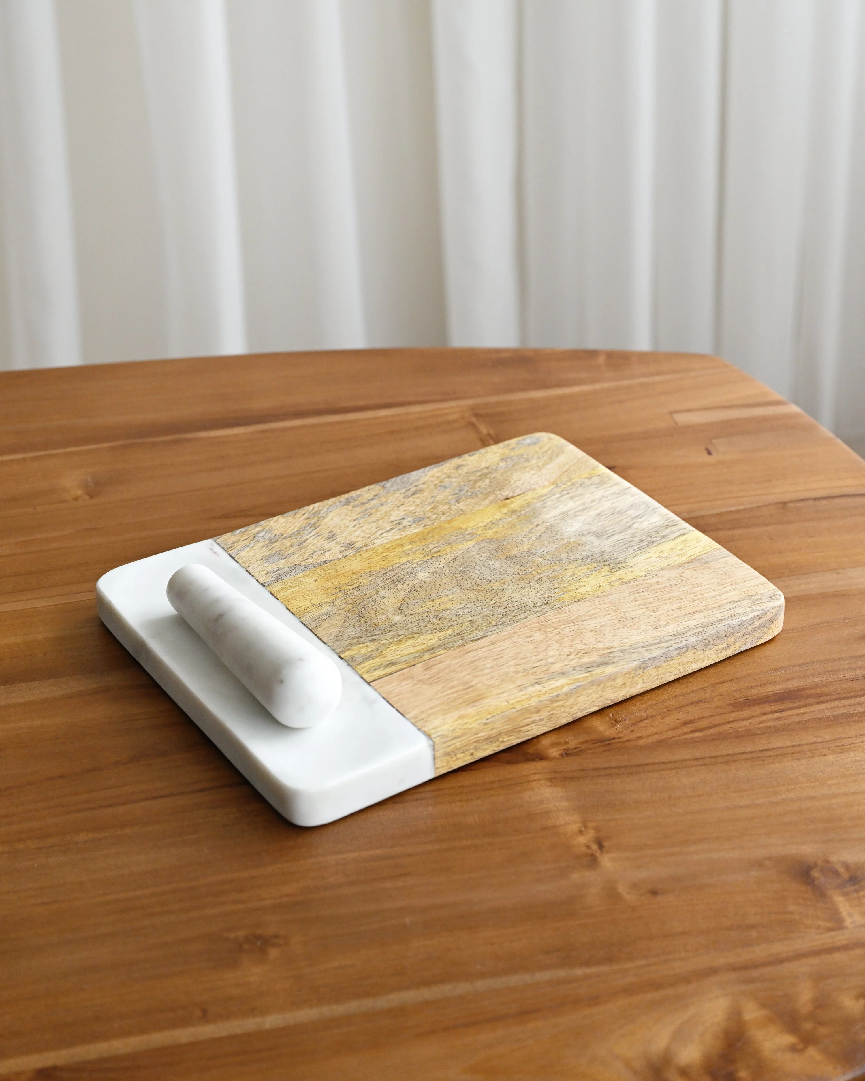 Havannah Cutting Board with Pestle - Image 3