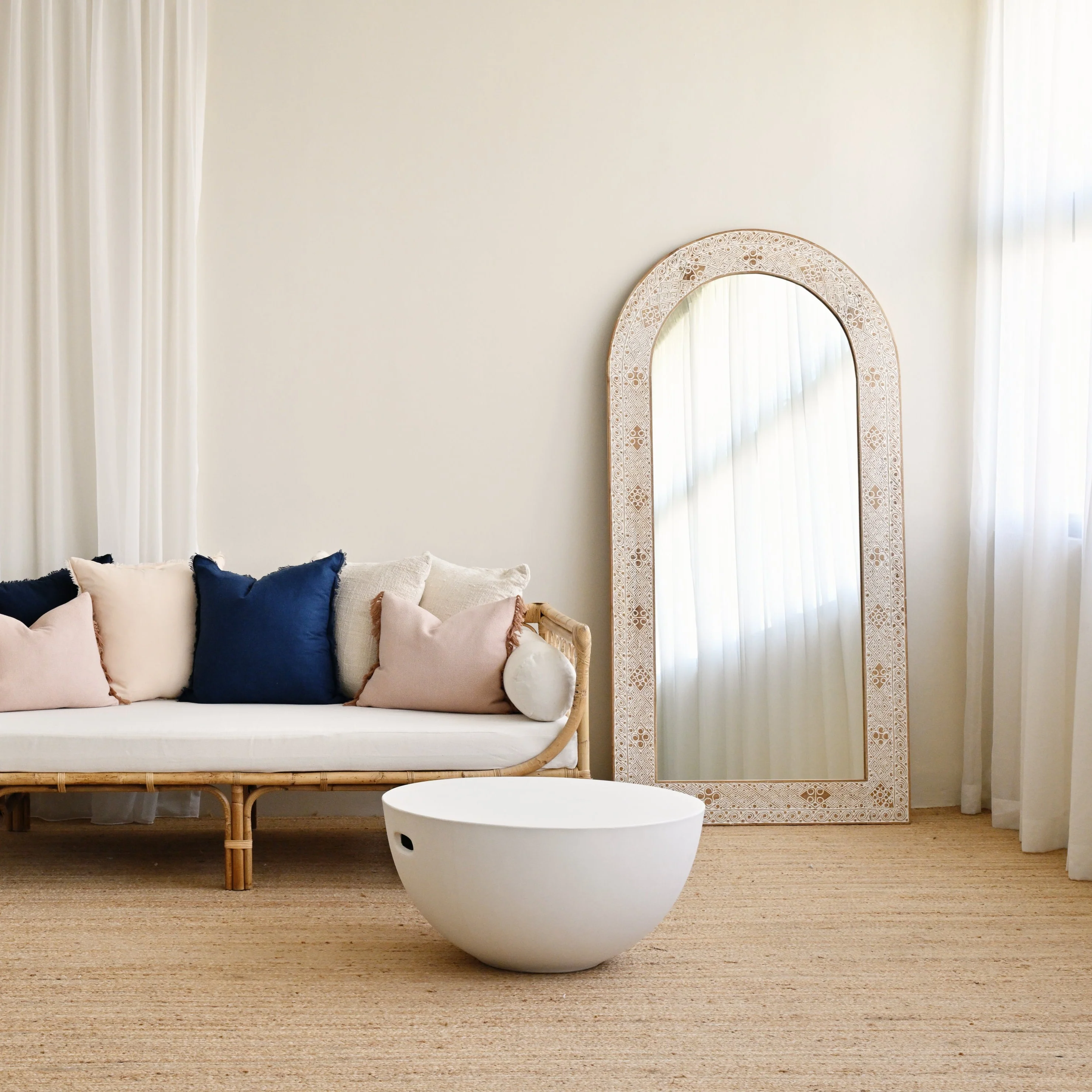 Hemisphere Concrete Coffee Table - White - Image 4
