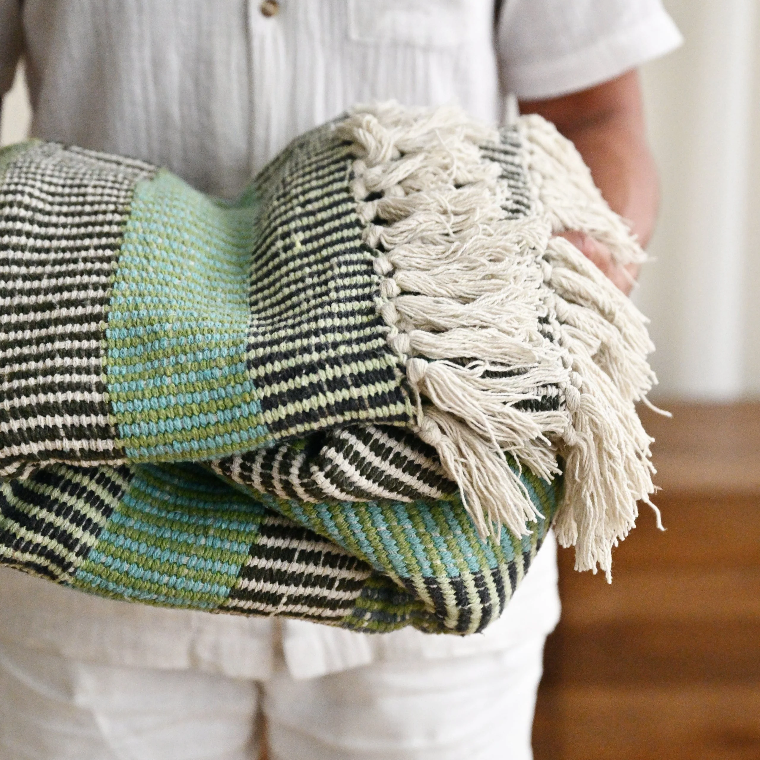 Isnel Throw - Image 5