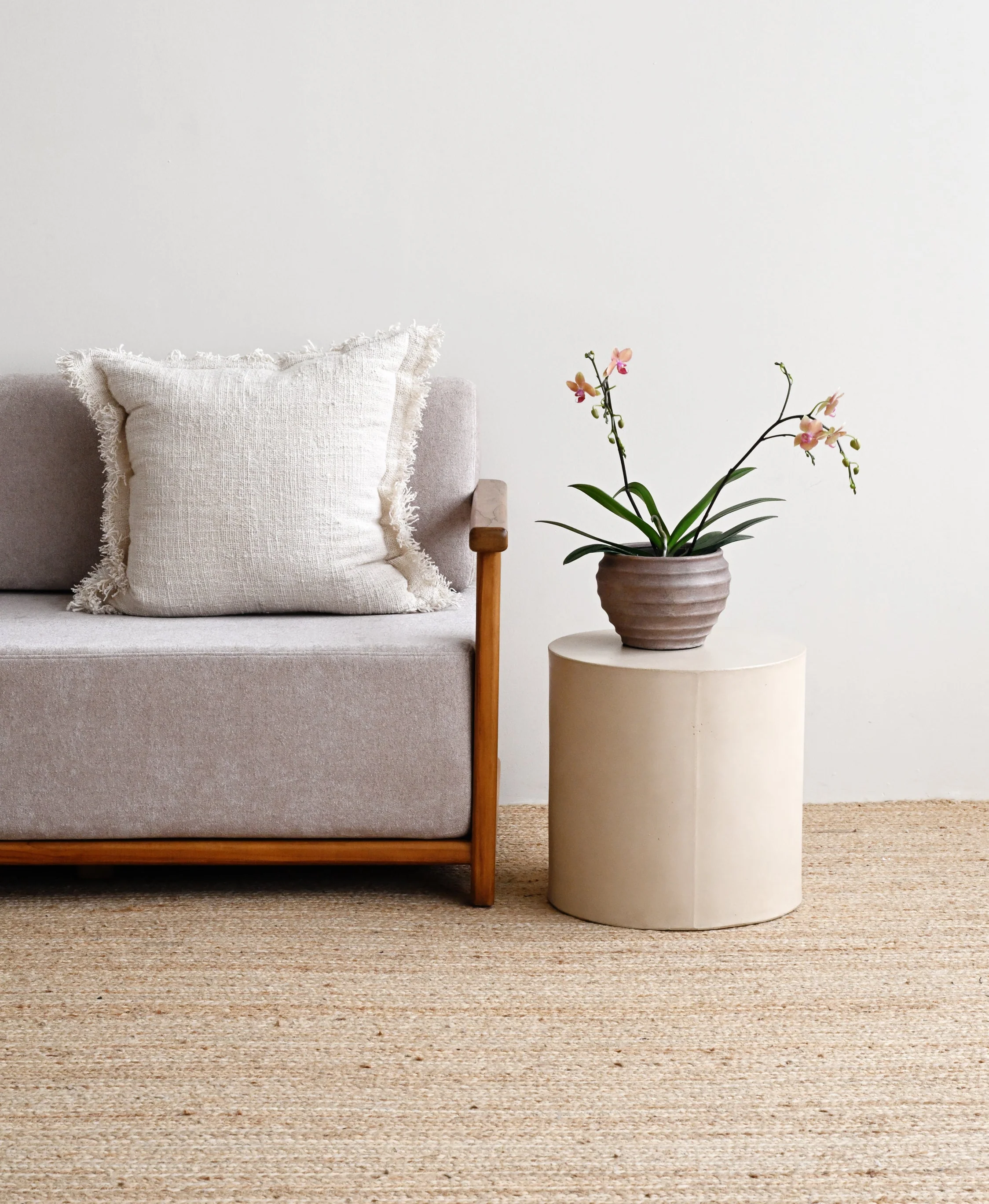 Ito Concrete Side Table - Beige - Image 3