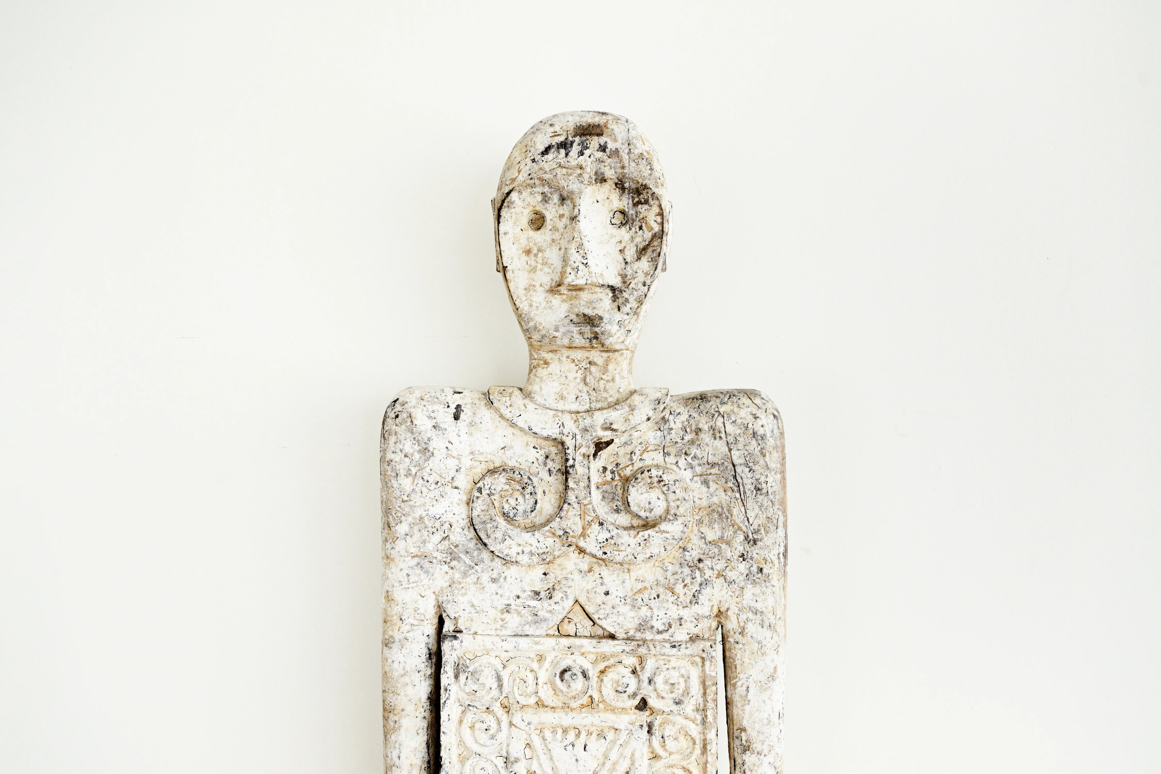 KR Curated Tall Tribal Standing Statue with Stand - Image 7