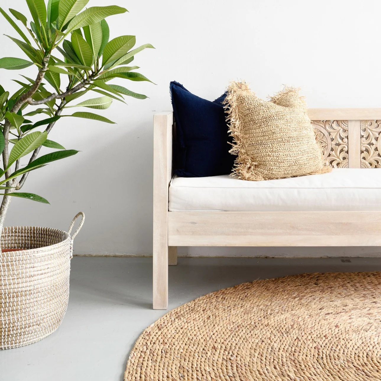 Kuno Carved Daybed - Image 6