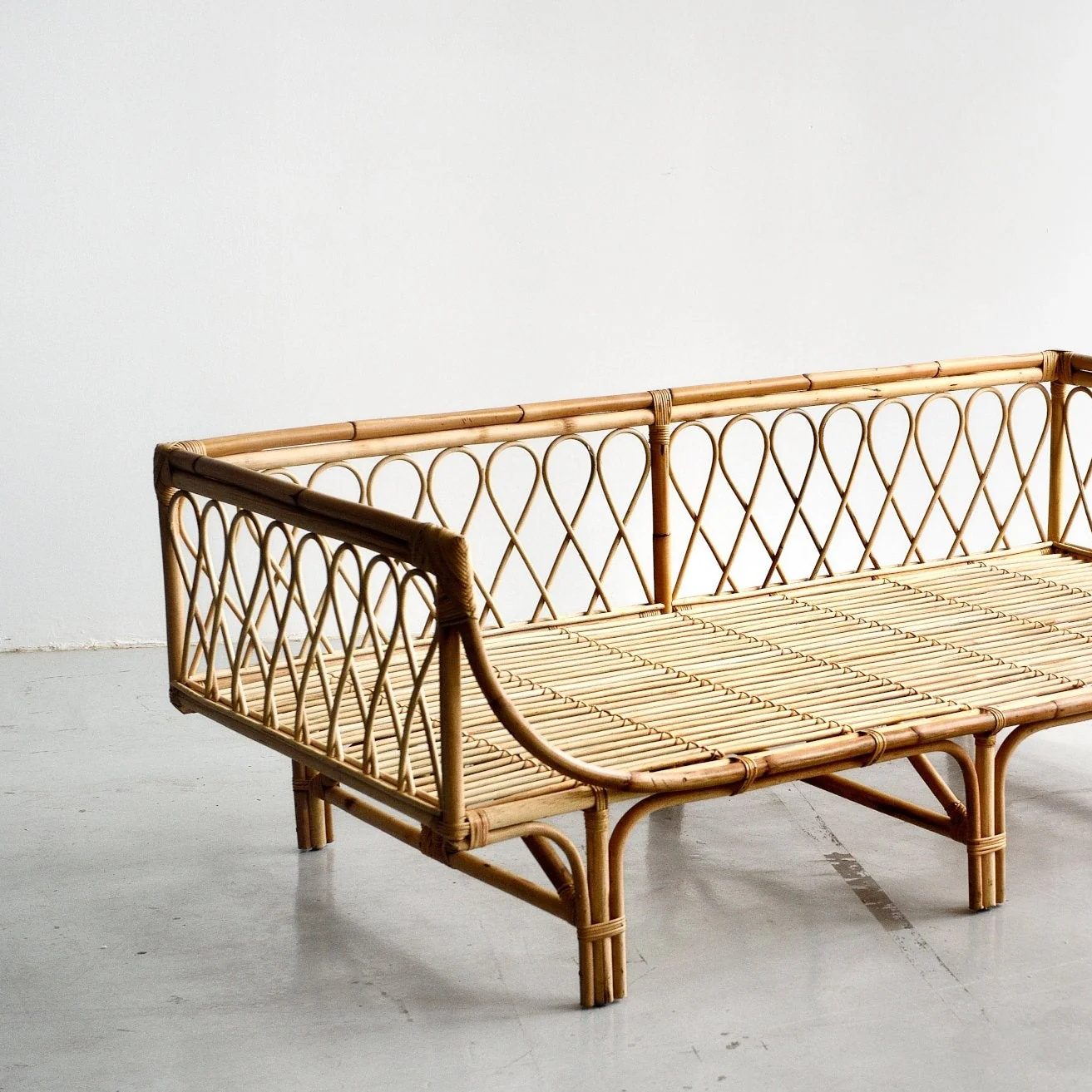 Large Aliki Daybed - Image 13