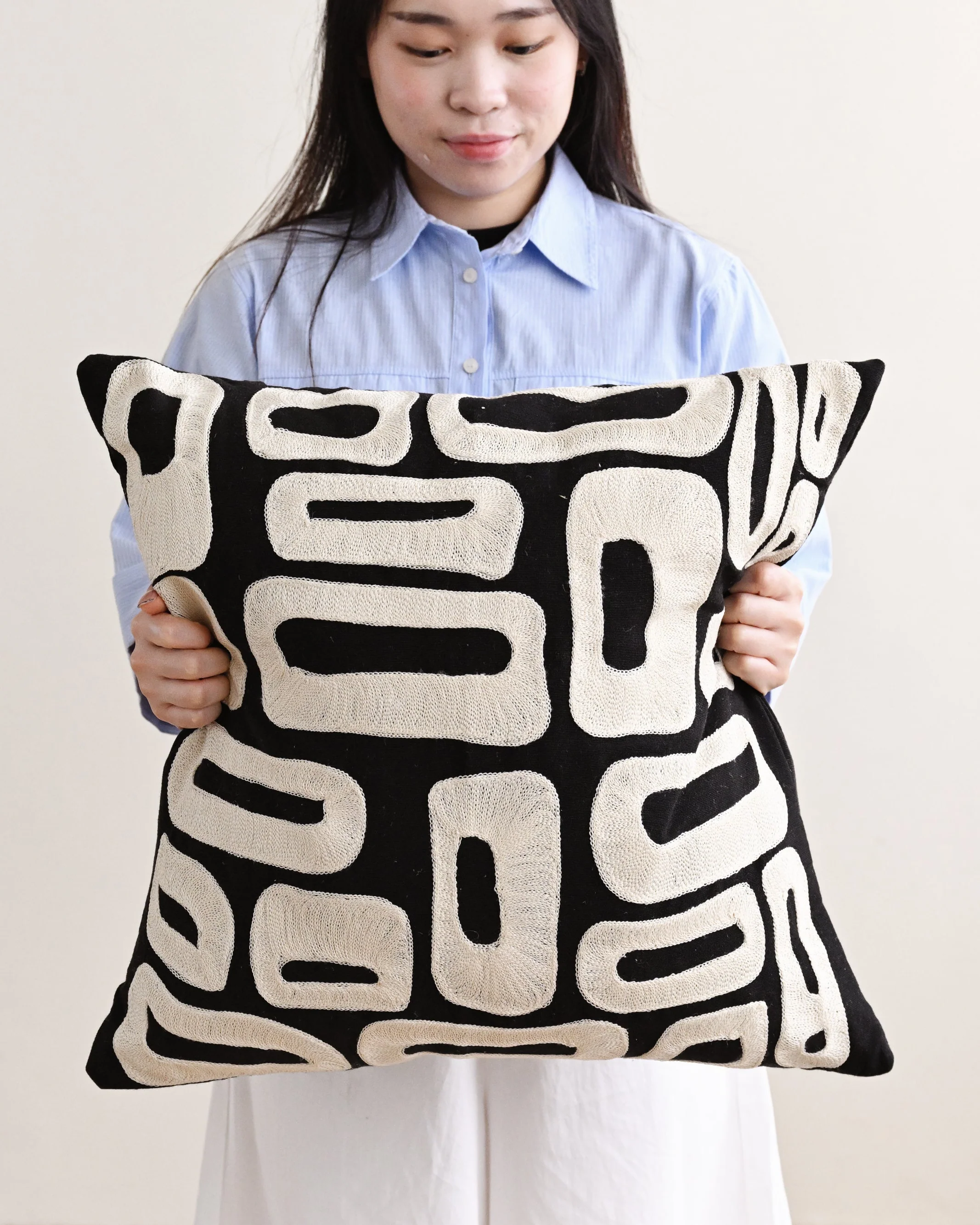 Nomad Pebble Cushion Cover - Image 3