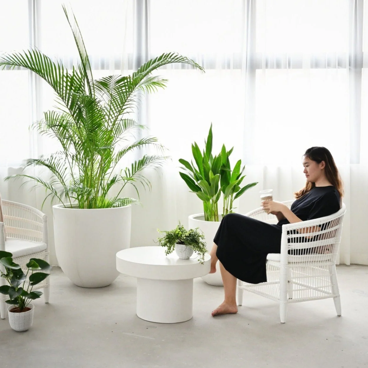 Pedestal Concrete Coffee Table - White - Image 4