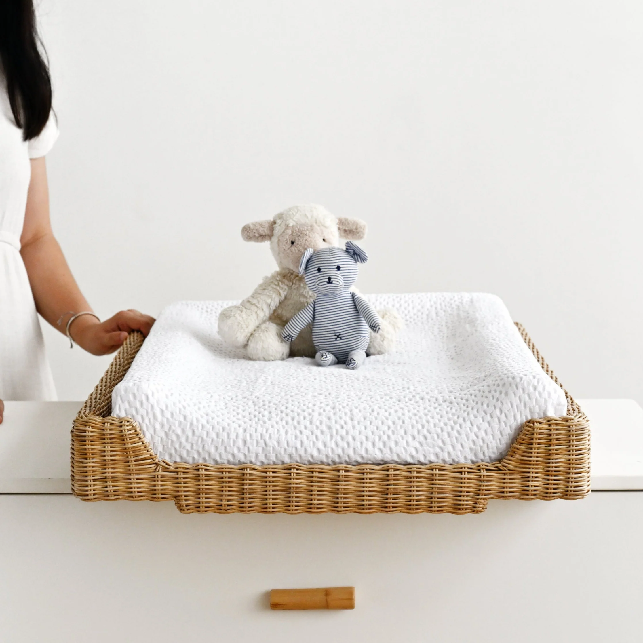 Rattan changing box - Image 3