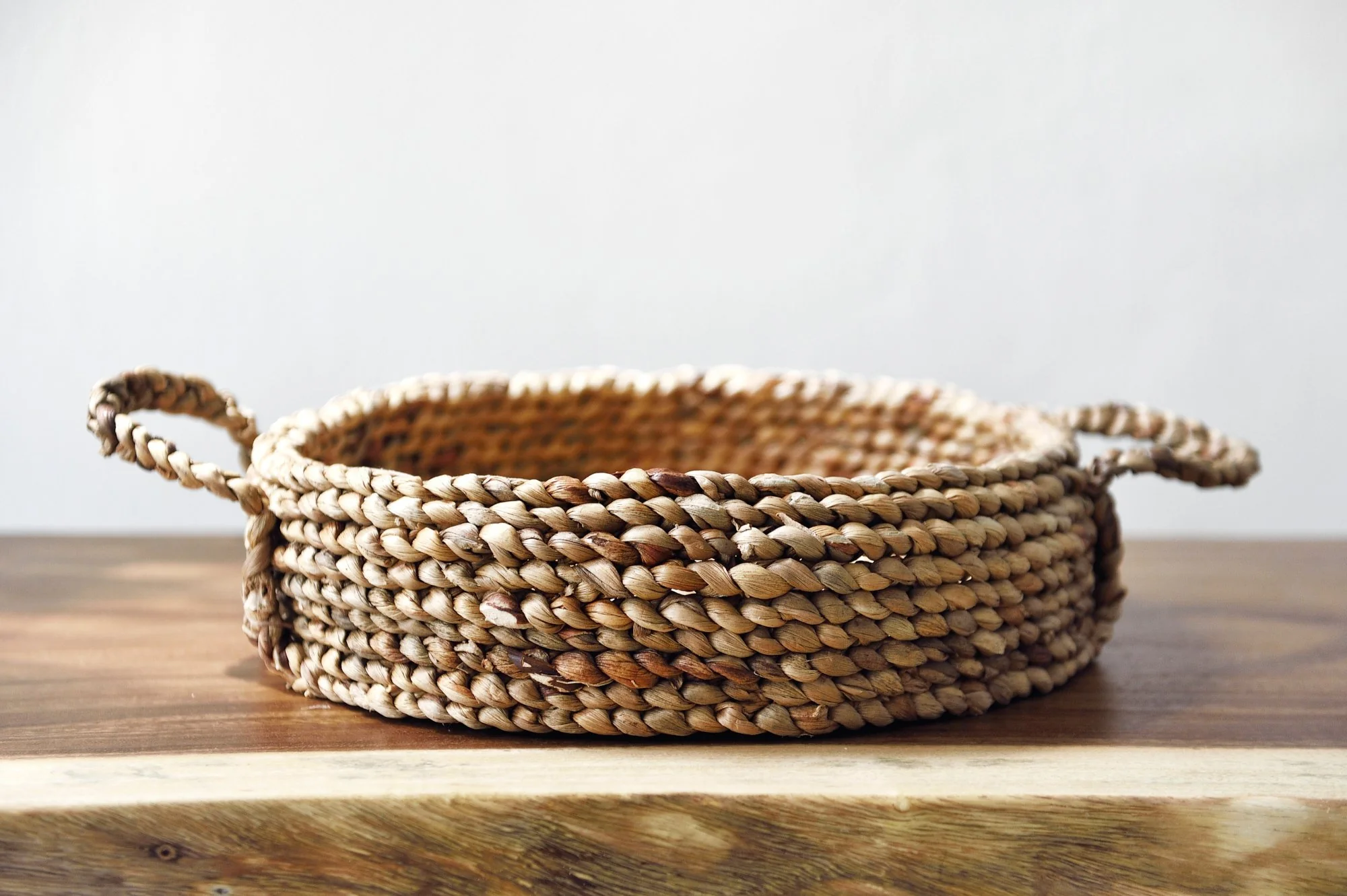 Round Banana Leaf Tray with Handles - Image 4