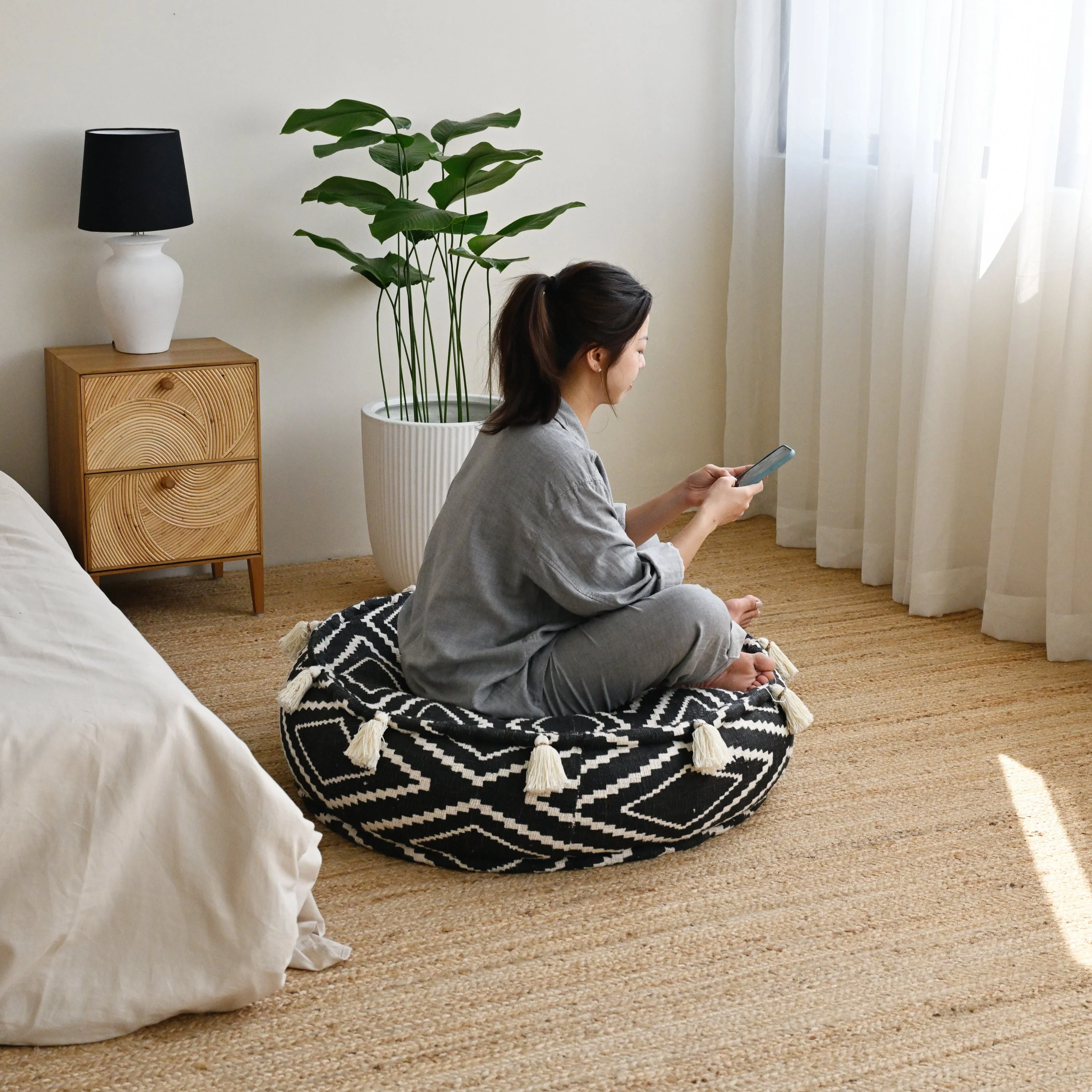 Round Raw Cotton Pouf with Tassels - Black - Image 2