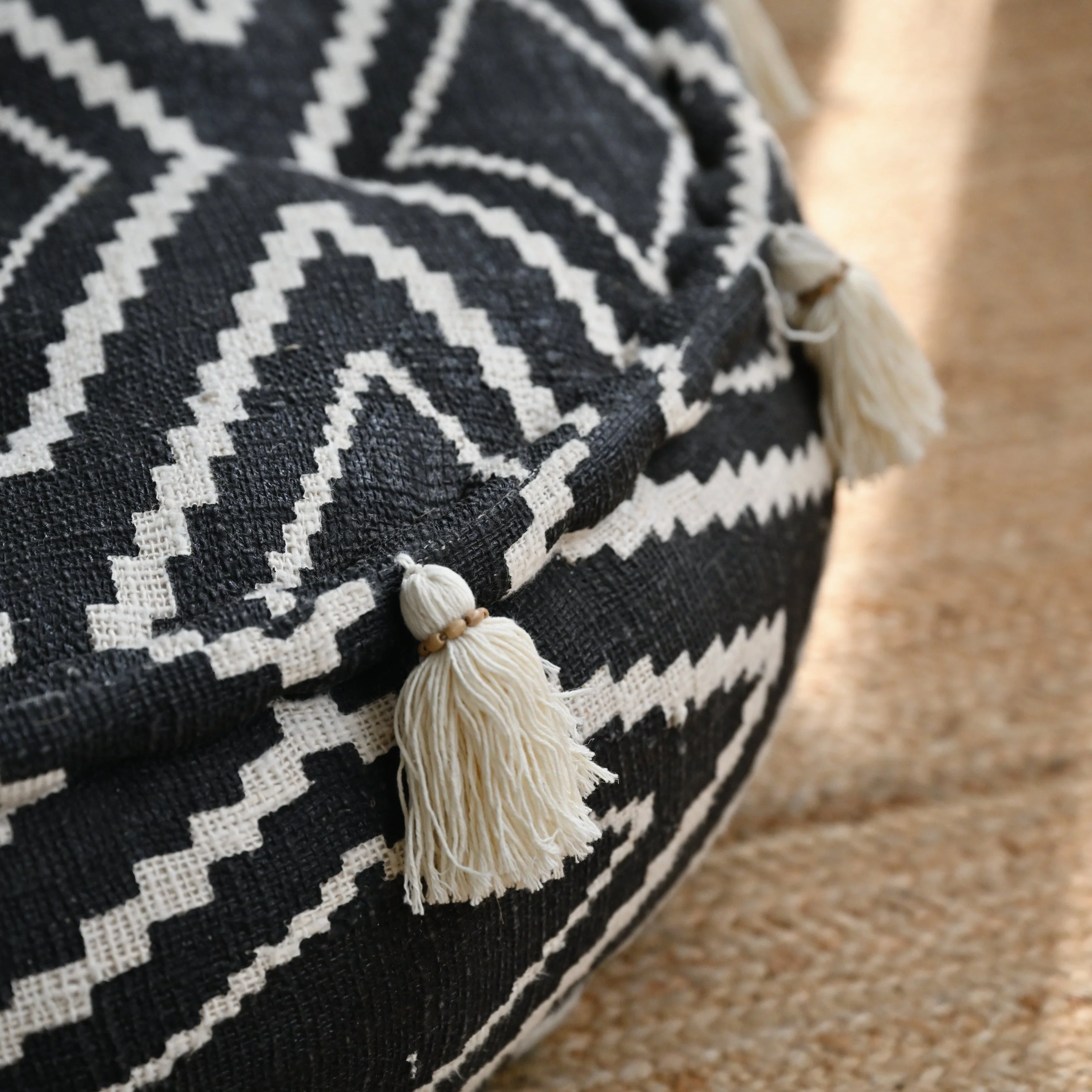 Round Raw Cotton Pouf with Tassels - Black - Image 3