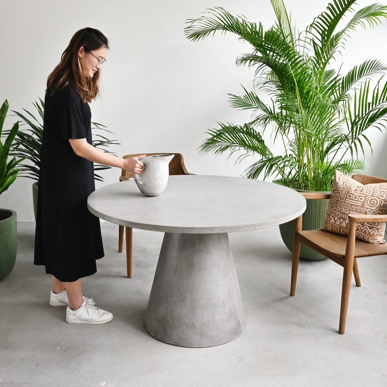 Savoca Concrete Dining Table - 120cm - Image 4