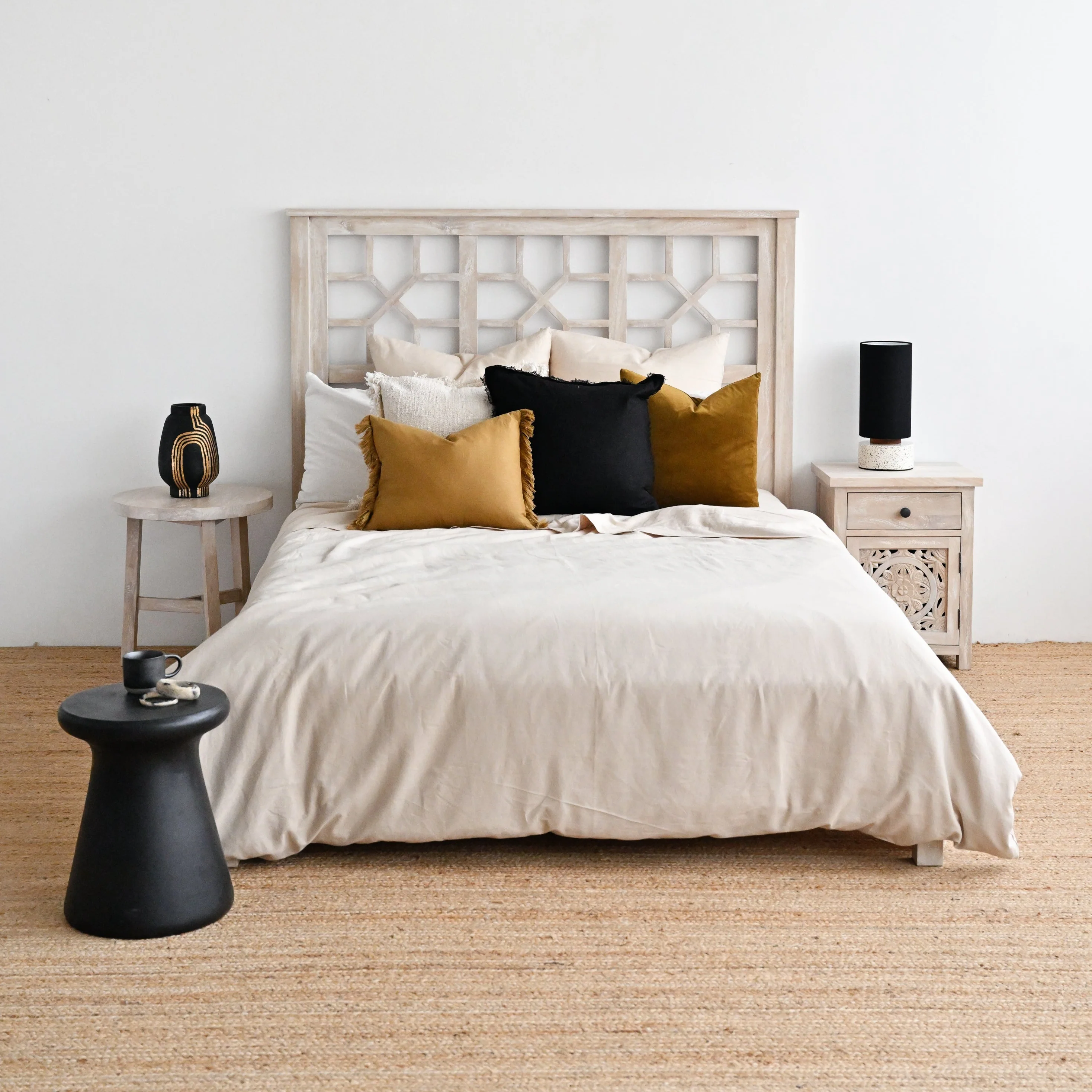 Small Kuno Bedside Table - White Wash - Image 3