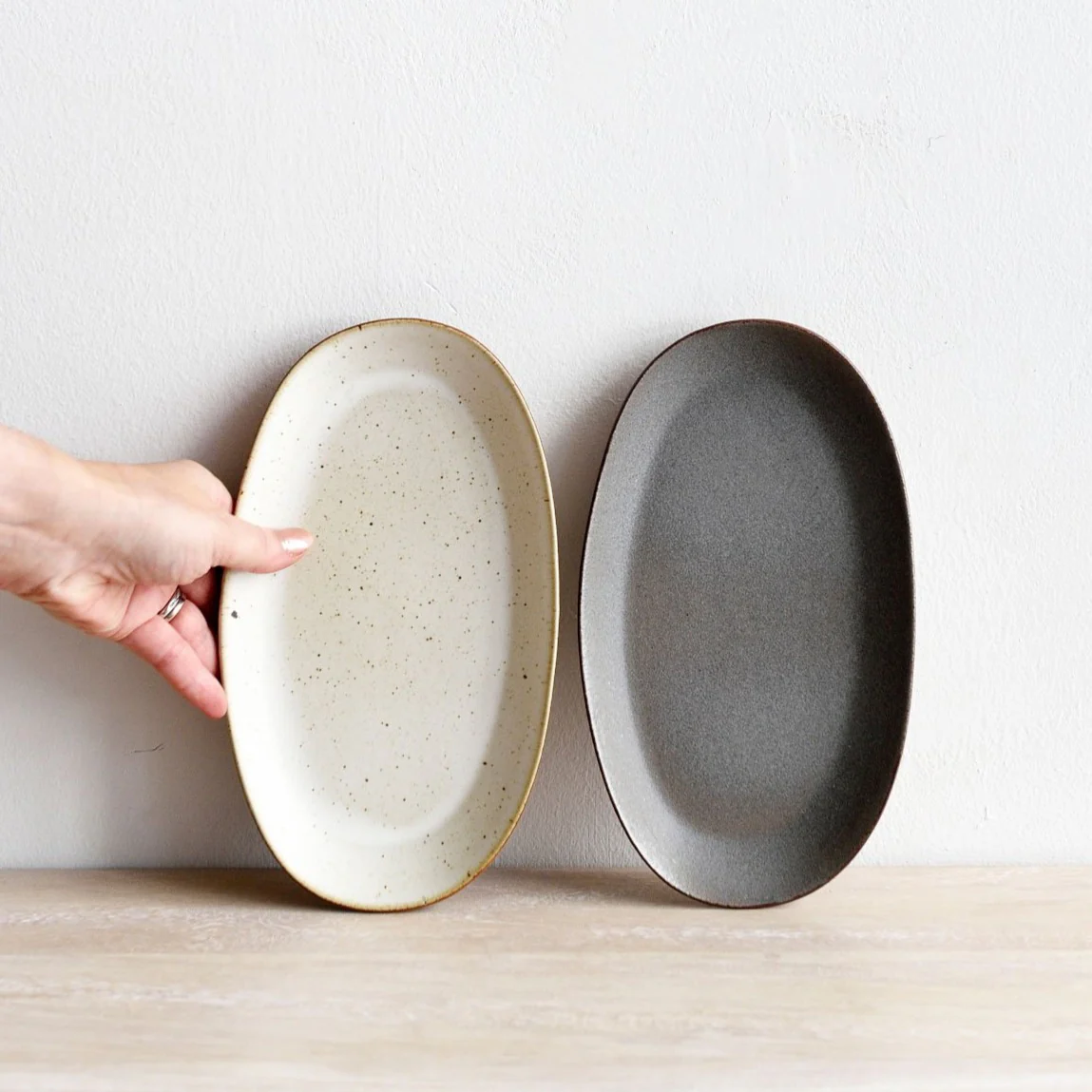 Speckled White Oval Plate - Image 2