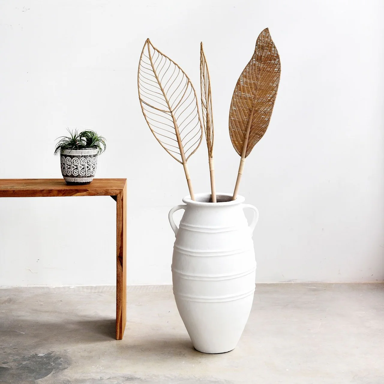 White Kuta Vase - Image 4